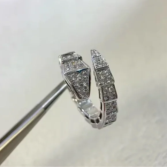 Serpenti Elegant Silver Crystal Ring - Picture 3 of 8